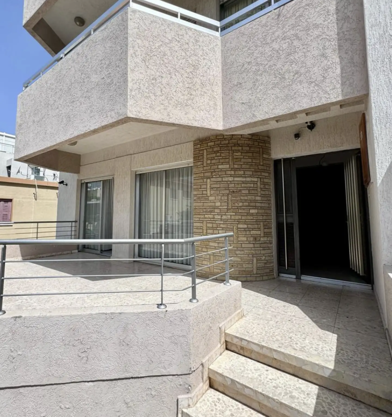 ΕΝΟΙΚΙΑΖΕΤΑΙ ΙΣΟΓΕΙΟΣ ΟΙΚΙΑ ΤΡΙΩΝ ΥΠΝΟΔΩΜΑΤΙΩΝ ΣΤΟΝ ΑΠΟΣΤΟΛΟ ΑΝΤΡΕΑ ΣΤΗ ΛΕΜΕΣΟ – ID 002183877